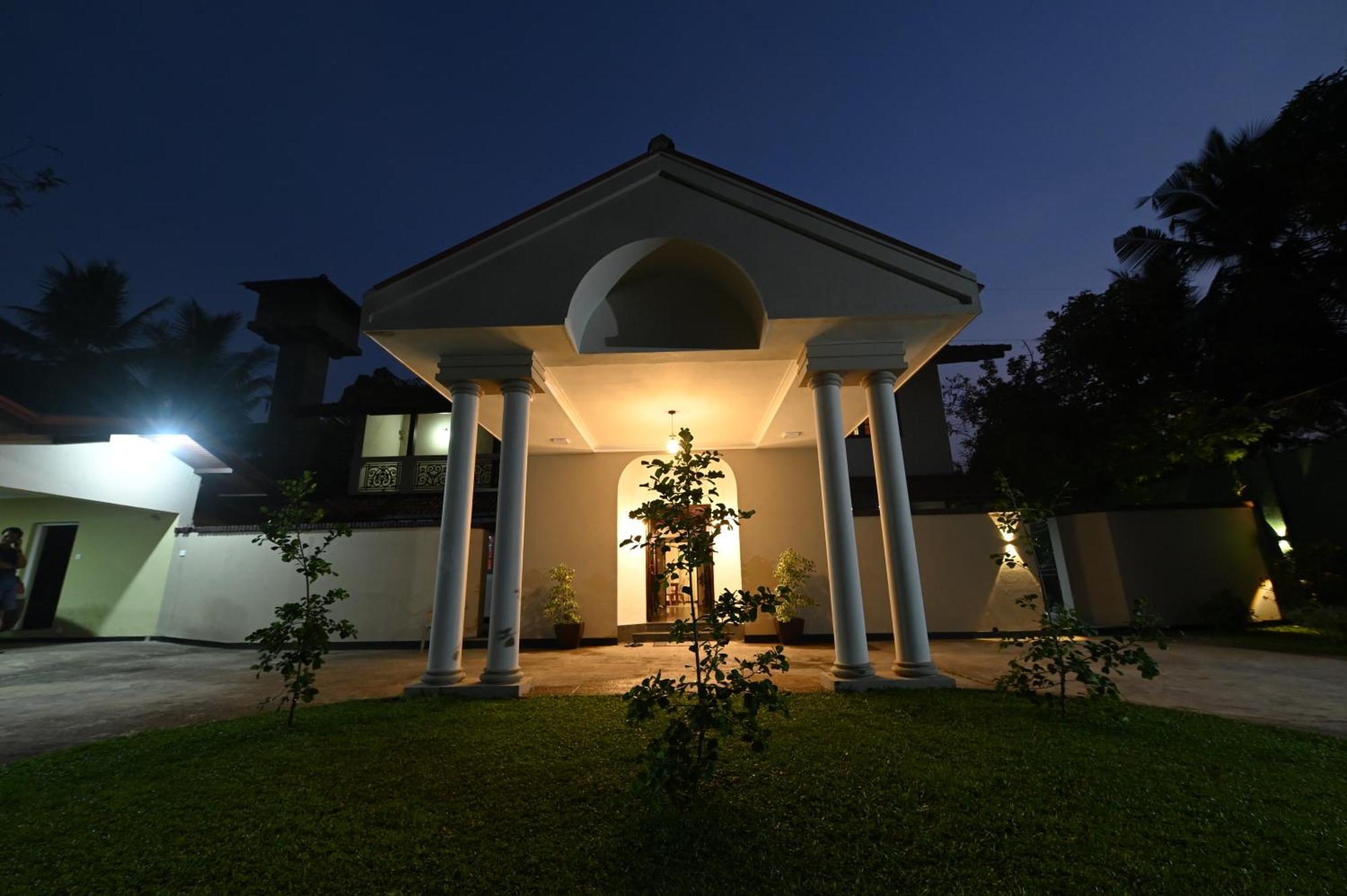 Serene Manor Battaramulla Buitenkant foto